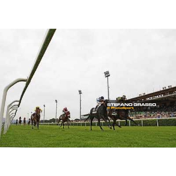 Fabio Branca on Malossol wins the Premio Parioli beating Mirco Demuro on Vedelago Rome - Capannelle racecourse, 29th april 2012 ph.Stefano Grasso