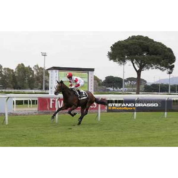 Gabriele Bietolini on Real Solution wins the Premio Botticelli Rome - Capannelle racecourse, 29th april 2012 ph.Stefano Grasso