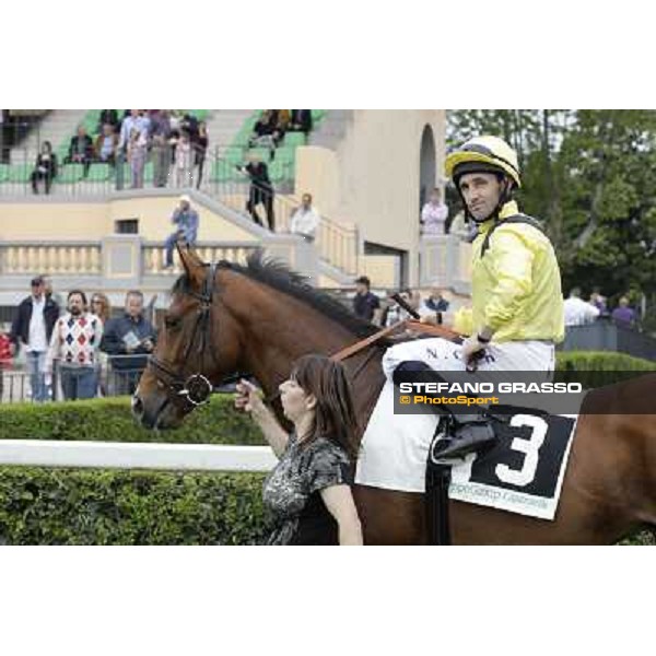 Neil Callan and Farraaj parade before the start of the Premio Parioli Rome - Capannelle racecourse, 29th april 2012 ph.Stefano Grasso