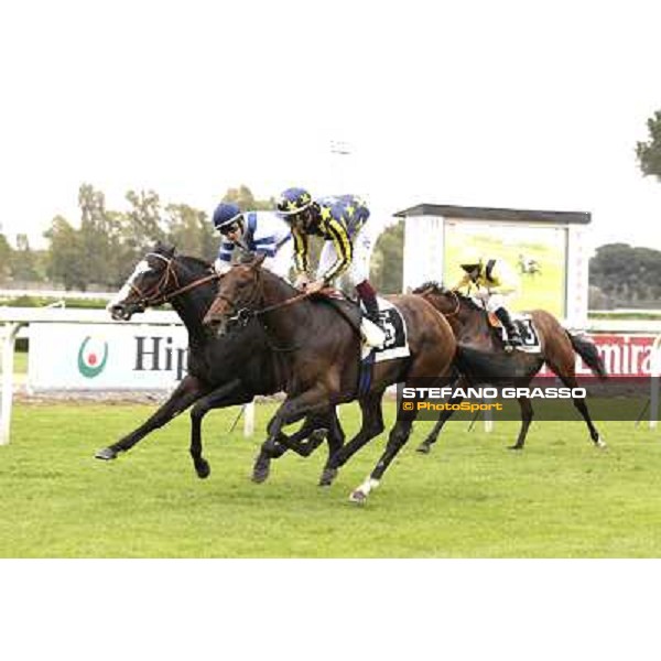 Fabio Branca on Malossol wins the Premio Parioli. Mirco Demuro on Vedelago is second. Rome - Capannelle racecourse, 29th april 2012 ph.Stefano Grasso