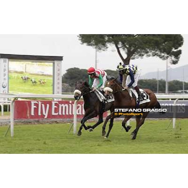 Fabio Branca on Cherry Collect wins the Premio Regina Elena. Mirco Demuro on Last Night Show is second Rome - Capannelle racecourse, 29th april 2012 ph.Stefano Grasso