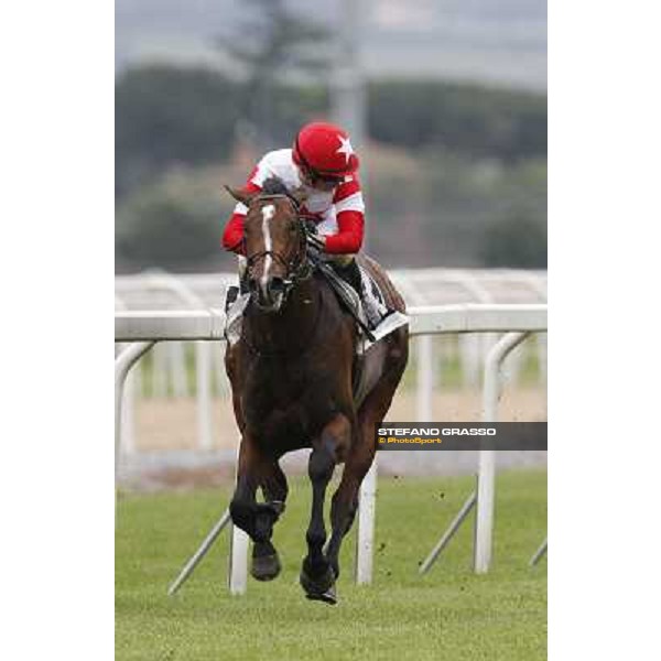 Gabriele Bietolini on Real Solution goes to win the Premio Botticelli Rome - Capannelle racecourse, 29th april 2012 ph.Stefano Grasso