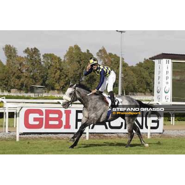 Fabio Branca and Crakerjack King wins the Premio Presidente della Repubblica GBI Racing Rome - Capannelle racecourse, 13th may 2012 ph.Stefano Grasso