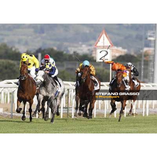 Fabio Branca and Crakerjack King wins the Premio Presidente della Repubblica GBI Racing Rome - Capannelle racecourse, 13th may 2012 ph.Stefano Grasso