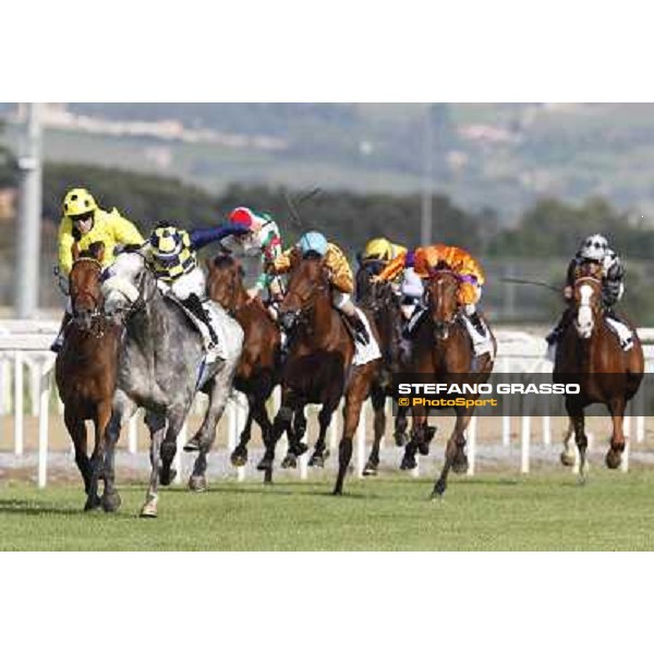 Fabio Branca and Crakerjack King wins the Premio Presidente della Repubblica GBI Racing Rome - Capannelle racecourse, 13th may 2012 ph.Stefano Grasso