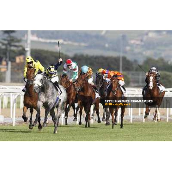 Fabio Branca and Crakerjack King wins the Premio Presidente della Repubblica GBI Racing Rome - Capannelle racecourse, 13th may 2012 ph.Stefano Grasso