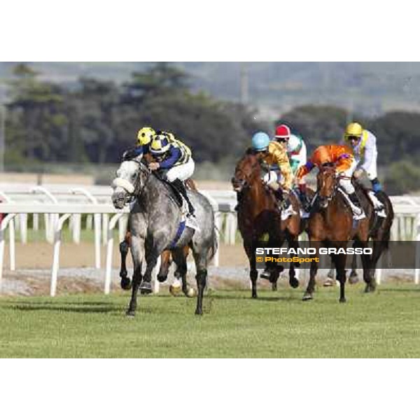 Fabio Branca and Crakerjack King wins the Premio Presidente della Repubblica GBI Racing Rome - Capannelle racecourse, 13th may 2012 ph.Stefano Grasso