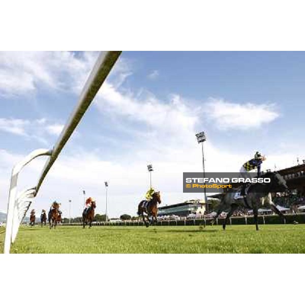 Fabio Branca and Crakerjack King wins the Premio Presidente della Repubblica GBI Racing Rome - Capannelle racecourse, 13th may 2012 ph.Stefano Grasso