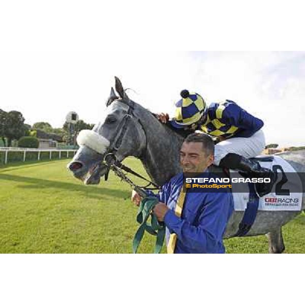 Fabio Branca and Crakerjack King wins the Premio Presidente della Repubblica GBI Racing Rome - Capannelle racecourse, 13th may 2012 ph.Stefano Grasso