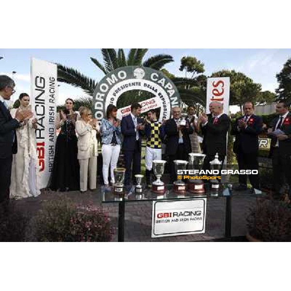 Fabio Branca and Crakerjack King wins the Premio Presidente della Repubblica GBI Racing Rome - Capannelle racecourse, 13th may 2012 ph.Stefano Grasso