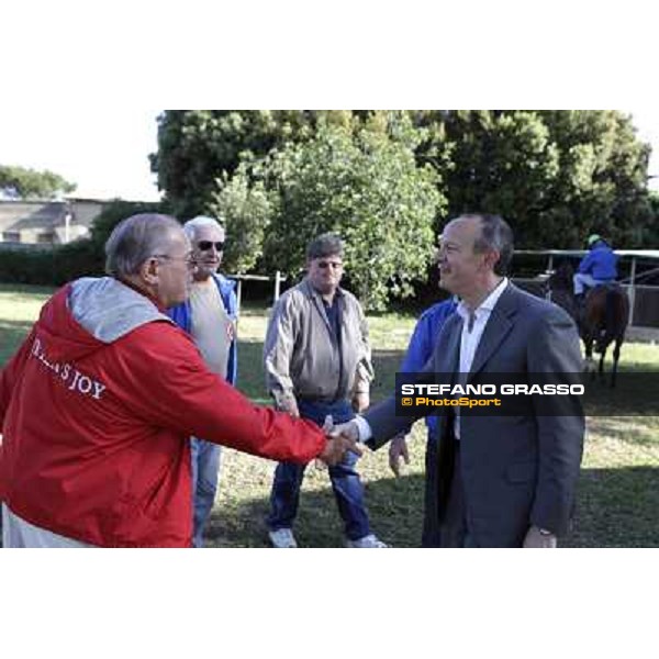 Ing.Elio Pautasso welcomes Mr.Kenneth L.Ramsey,his son Jeff and John D\'Amato Rome - Capannelle training center, 18th may 2012 ph.Stefano Grasso