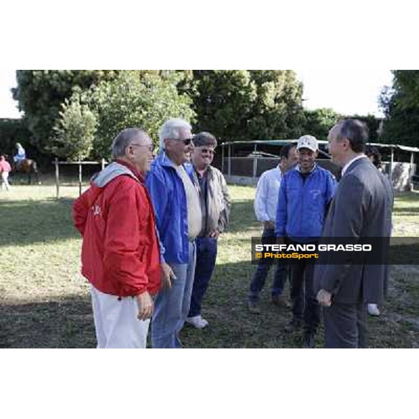 Ing.Elio Pautasso welcomes Mr.Kenneth L.Ramsey,his son Jeff and John D\'Amato Rome - Capannelle training center, 18th may 2012 ph.Stefano Grasso