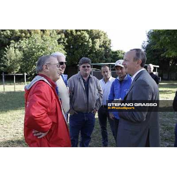 Ing.Elio Pautasso welcomes Mr.Kenneth L.Ramsey,his son Jeff and John D\'Amato Rome - Capannelle training center, 18th may 2012 ph.Stefano Grasso