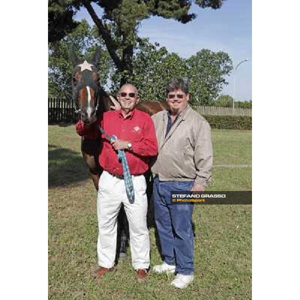 Mr.Kenneth L.Ramsey with his son Jeff and Real Solution Rome - Capannelle training center, 18th may 2012 ph.Stefano Grasso