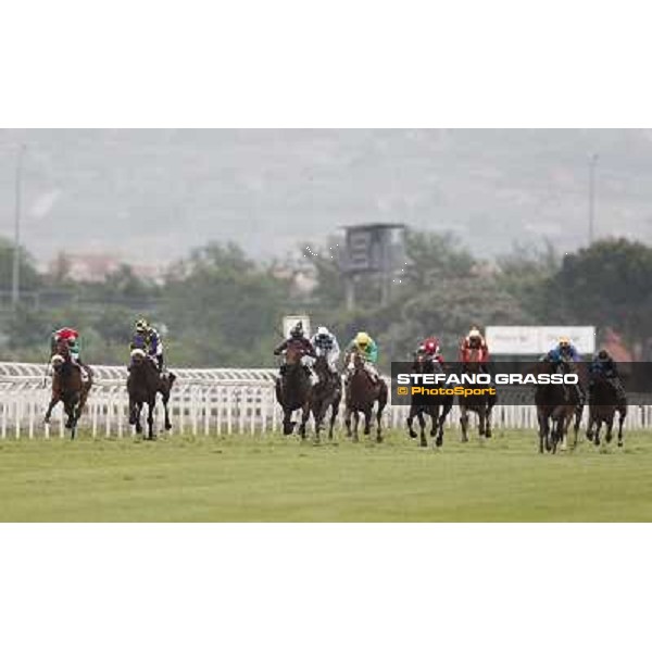 The horses on the straight 129° Derby Italiano Better Roma - Capannelle racecourse, 20th may 2012 ph.Stefano Grasso