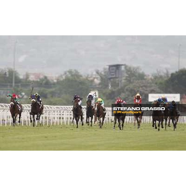 The horses on the straight 129° Derby Italiano Better Roma - Capannelle racecourse, 20th may 2012 ph.Stefano Grasso