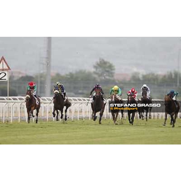 The horses on the straight 129° Derby Italiano Better Roma - Capannelle racecourse, 20th may 2012 ph.Stefano Grasso