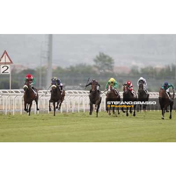 The horses on the straight 129° Derby Italiano Better Roma - Capannelle racecourse, 20th may 2012 ph.Stefano Grasso