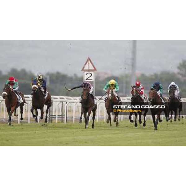 The horses on the straight 129° Derby Italiano Better Roma - Capannelle racecourse, 20th may 2012 ph.Stefano Grasso