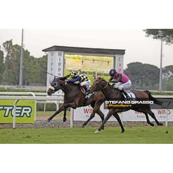 Robert Havlin on Feuerblitz goes to win the 129° Derby Italiano Better beating Umberto Rispoli on Wild Wolf Roma - Capannelle racecourse, 20th may 2012 ph.Stefano Grasso