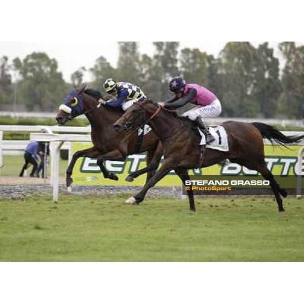 Robert Havlin on Feuerblitz goes to win the 129° Derby Italiano Better beating Umberto Rispoli on Wild Wolf Roma - Capannelle racecourse, 20th may 2012 ph.Stefano Grasso