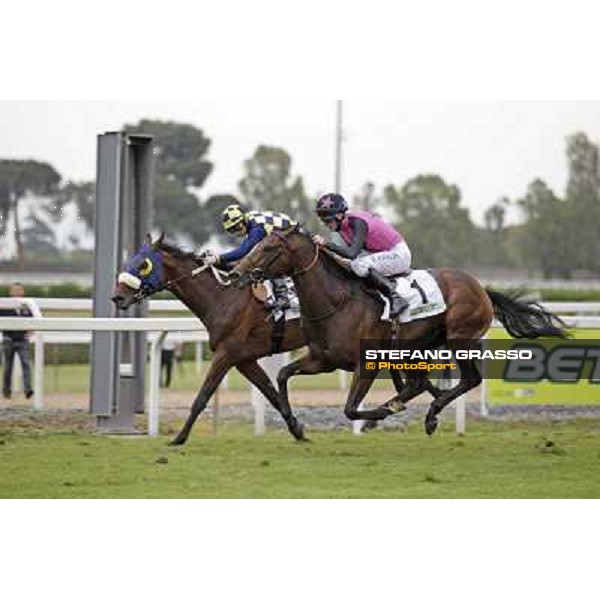 Robert Havlin on Feuerblitz goes to win the 129° Derby Italiano Better beating Umberto Rispoli on Wild Wolf Roma - Capannelle racecourse, 20th may 2012 ph.Stefano Grasso