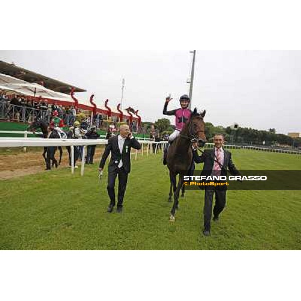 The winning connection of Feuerblitz after winning the race 129° Derby Italiano Better Roma - Capannelle racecourse, 20th may 2012 ph.Stefano Grasso