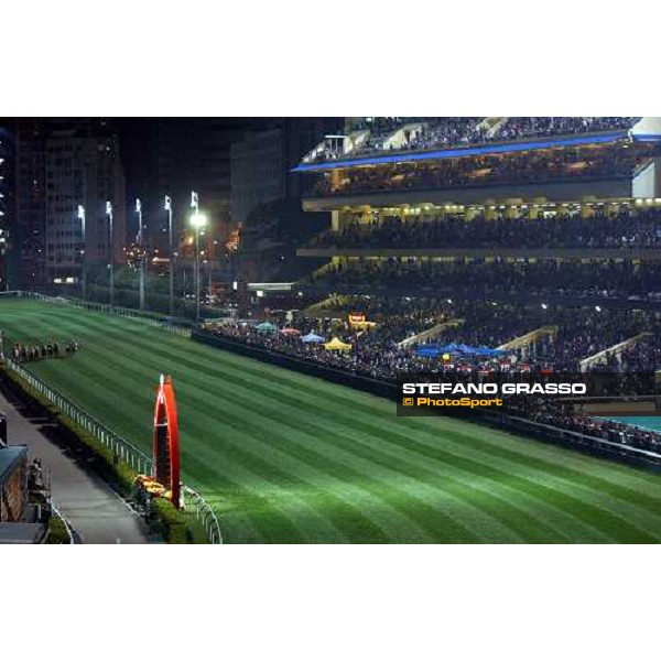 races at Happy Valley race track Hong Kong, 10-12-03 ph.Stefano Grasso