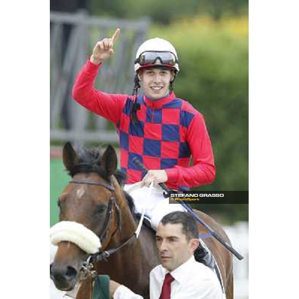 Cristian Demuro on Lake Drop celebrates after winning the Premio Carlo D\'Alessio. Roma - Capannelle racecourse, 20th may 2012 ph.Stefano Grasso