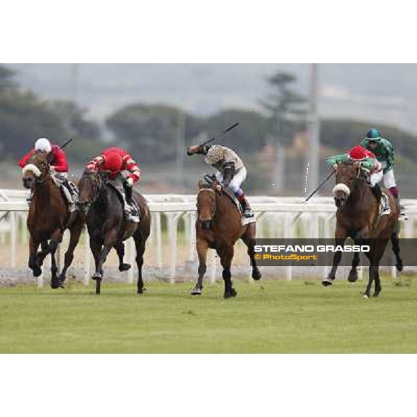 Cristian Demuro on Lake Drop goes to win the Premio Carlo D\'Alessio.Frankie Dettori on Frankenstein is second.Carlo Fiocchi on Branderburgo is third Roma - Capannelle racecourse, 20th may 2012 ph.Stefano Grasso