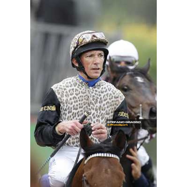 Frankie Dettori returns home on Frankenstein Roma - Capannelle racecourse, 20th may 2012 ph.Stefano Grasso