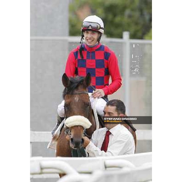 Cristian Demuro returns home on Lake Drop after winning the Premio Carlo D\'Alessio Roma - Capannelle racecourse, 20th may 2012 ph.Stefano Grasso