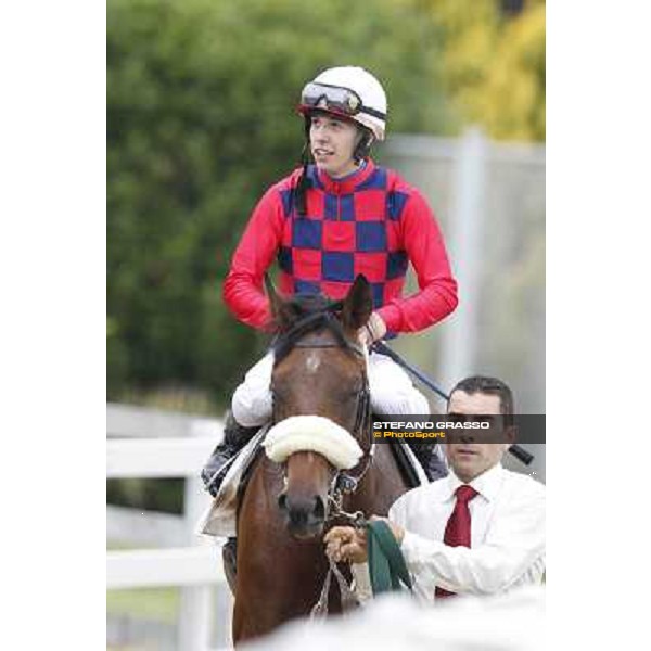 Cristian Demuro returns home on Lake Drop after winning the Premio Carlo D\'Alessio Roma - Capannelle racecourse, 20th may 2012 ph.Stefano Grasso