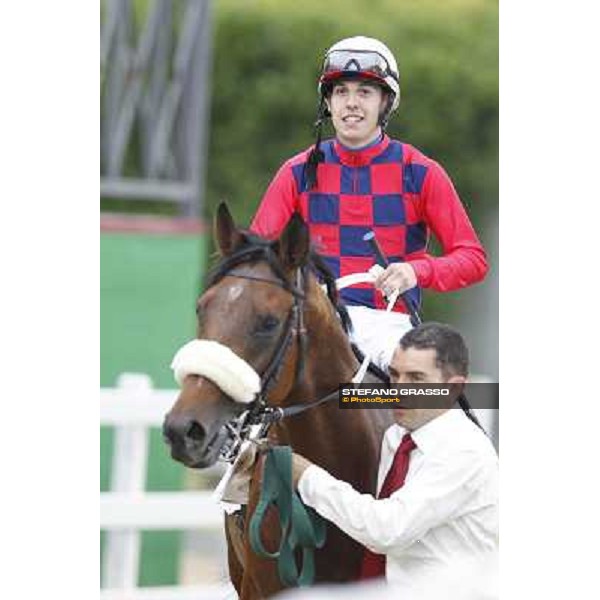 Cristian Demuro returns home on Lake Drop after winning the Premio Carlo D\'Alessio Roma - Capannelle racecourse, 20th may 2012 ph.Stefano Grasso