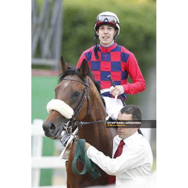 Cristian Demuro returns home on Lake Drop after winning the Premio Carlo D\'Alessio Roma - Capannelle racecourse, 20th may 2012 ph.Stefano Grasso