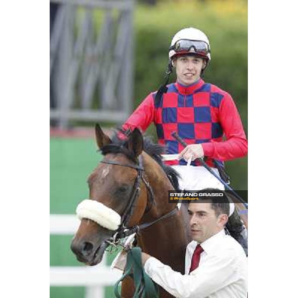 Cristian Demuro returns home on Lake Drop after winning the Premio Carlo D\'Alessio Roma - Capannelle racecourse, 20th may 2012 ph.Stefano Grasso