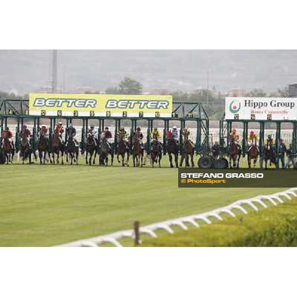 The start of Premio Domenico e Sergio Arnaldi Roma - Capannelle racecourse, 20th may 2012 ph.Stefano Grasso