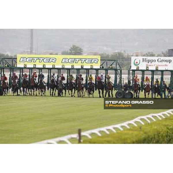 The start of Premio Domenico e Sergio Arnaldi Roma - Capannelle racecourse, 20th may 2012 ph.Stefano Grasso