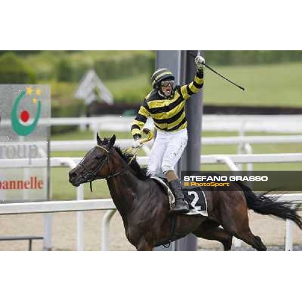 Federico Frommja on Zolango wins the Premio Domenico and Sergio Arnaldi Roma - Capannelle racecourse, 20th may 2012 ph.Stefano Grasso