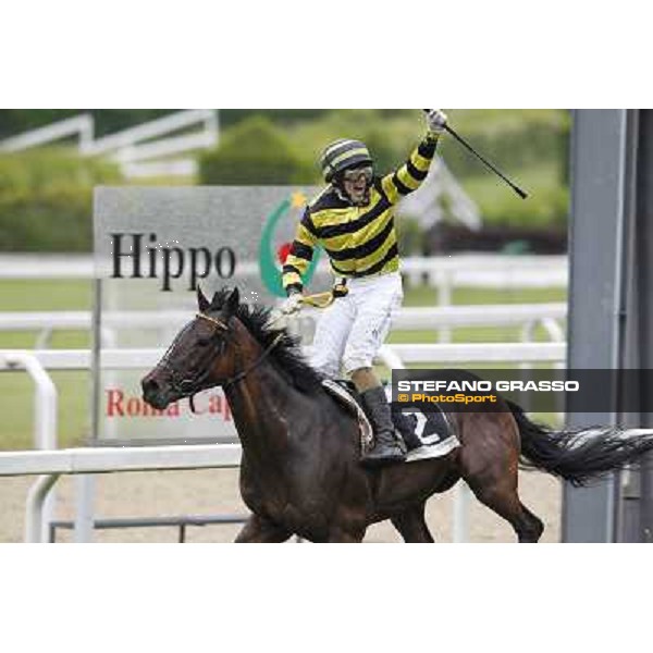 Federico Frommja on Zolango wins the Premio Domenico and Sergio Arnaldi Roma - Capannelle racecourse, 20th may 2012 ph.Stefano Grasso