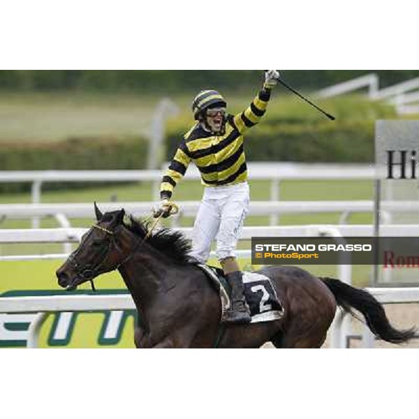 Federico Frommja on Zolango wins the Premio Domenico and Sergio Arnaldi Roma - Capannelle racecourse, 20th may 2012 ph.Stefano Grasso