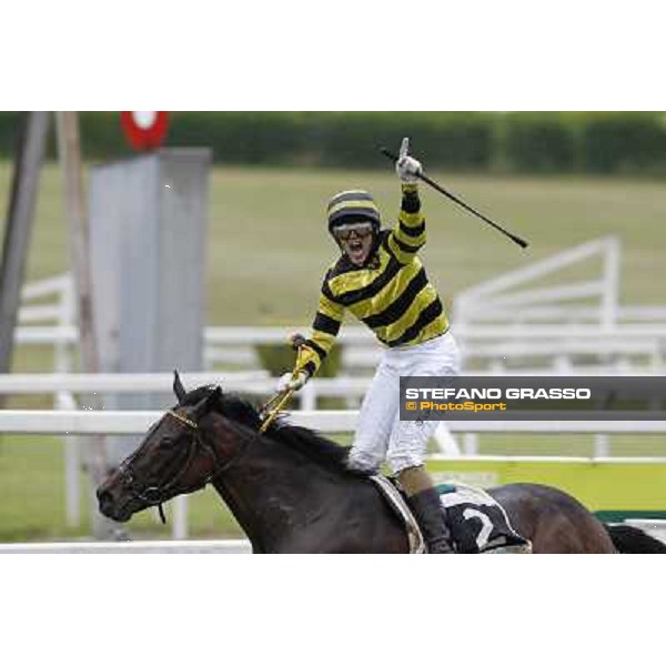 Federico Frommja on Zolango wins the Premio Domenico and Sergio Arnaldi Roma - Capannelle racecourse, 20th may 2012 ph.Stefano Grasso