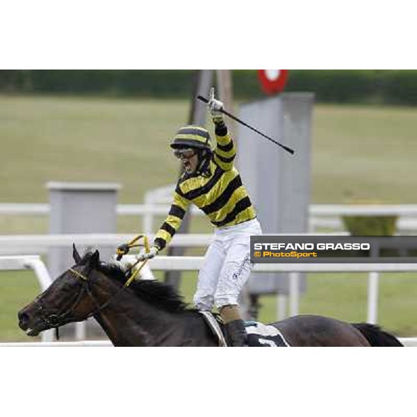 Federico Frommja on Zolango wins the Premio Domenico and Sergio Arnaldi Roma - Capannelle racecourse, 20th may 2012 ph.Stefano Grasso