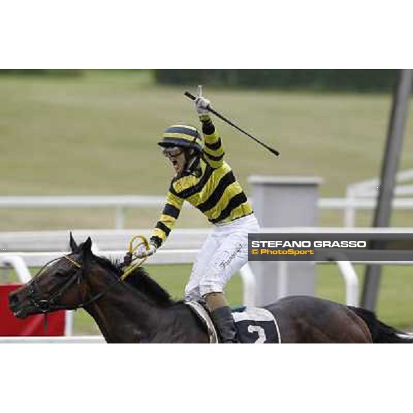 Federico Frommja on Zolango wins the Premio Domenico and Sergio Arnaldi Roma - Capannelle racecourse, 20th may 2012 ph.Stefano Grasso