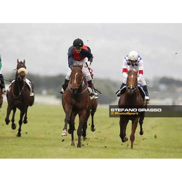 Carlo Fiocchi on United Color wins the Premio Tudini. Cristian Demuro on Traditional Chic is second Roma - Capannelle racecourse, 20th may 2012 ph.Stefano Grasso