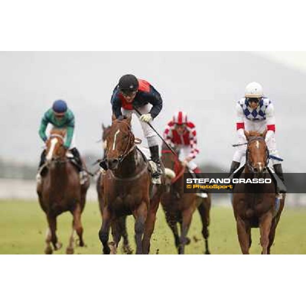 Carlo Fiocchi on United Color wins the Premio Tudini. Cristian Demuro on Traditional Chic is second Roma - Capannelle racecourse, 20th may 2012 ph.Stefano Grasso