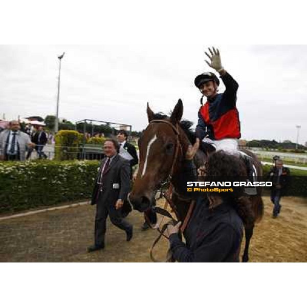 Carlo Fiocchi celebrates on United Color after winning the Premio Tudini Roma - Capannelle racecourse, 20th may 2012 ph.Stefano Grasso