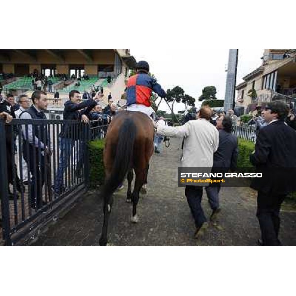 Carlo Fiocchi celebrates on United Color with Salvatore and Matteo Limata after winning the Premio Tudini Roma - Capannelle racecourse, 20th may 2012 ph.Stefano Grasso