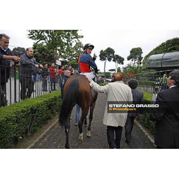 Carlo Fiocchi celebrates on United Color with Salvatore and Matteo Limata after winning the Premio Tudini Roma - Capannelle racecourse, 20th may 2012 ph.Stefano Grasso