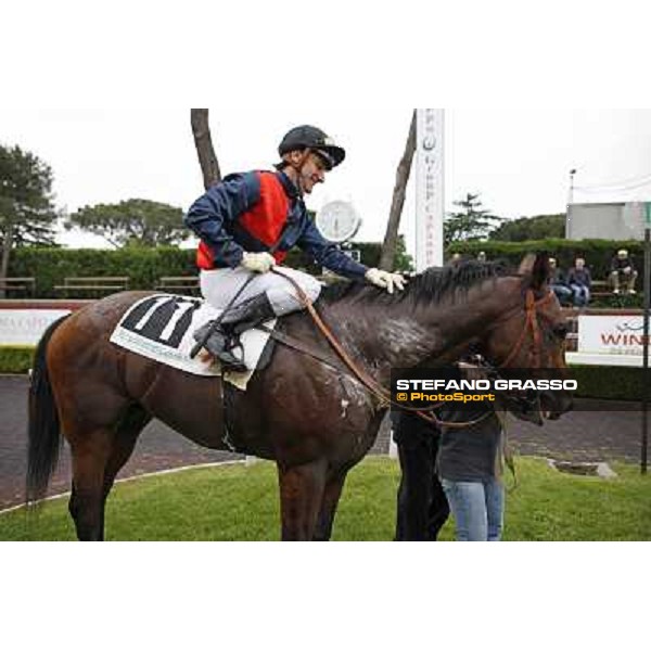 Carlo Fiocchi celebrates on United Color after winning the Premio Tudini Roma - Capannelle racecourse, 20th may 2012 ph.Stefano Grasso